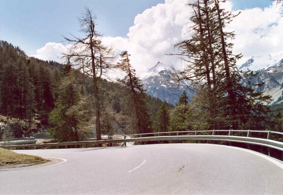 Switchbacks coming down the Malojapass.