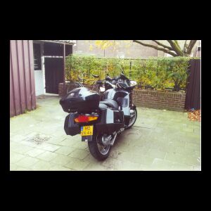 From behind. Notice my other bike in
the background ;) So curvy from the front, so straight from he back.