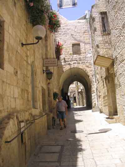 Jerusalem Walks takes you along the ancient walls of the city