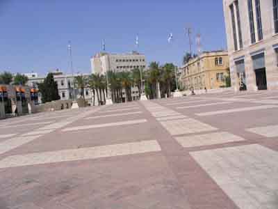 Jerusalem Walks is lead by Leon who has more than 25 years experience guiding touists in Old and Nwe Jerusalem