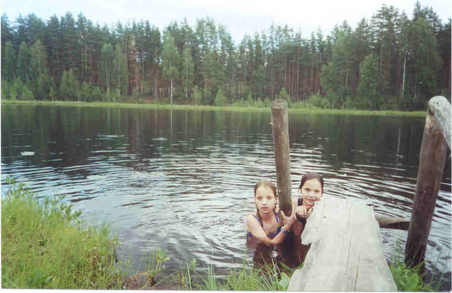 swim.jpg (44109 bytes)