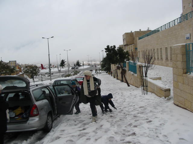 marina_snow_0250.jpg (48433 bytes)