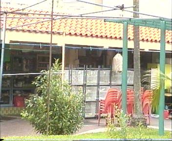 Directly Opposite Chinese Garden MRT. Never bought anything from here except for a bag of hamster food. This shop specialised in BIRDs but have a lot of fishes too!