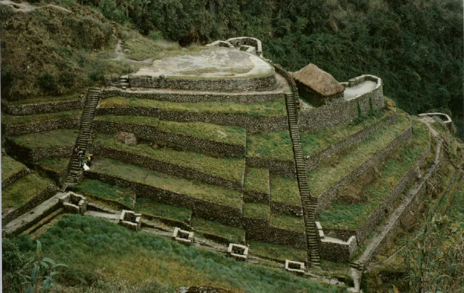 20Phuyupatamarka.jpg (154190 bytes)