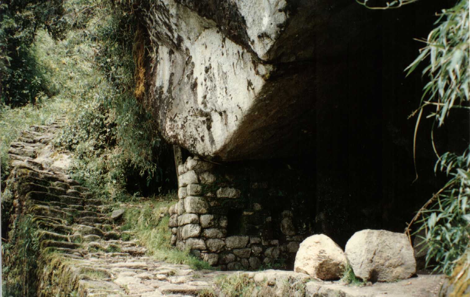 21GrutaAposPuyu.jpg (146205 bytes)