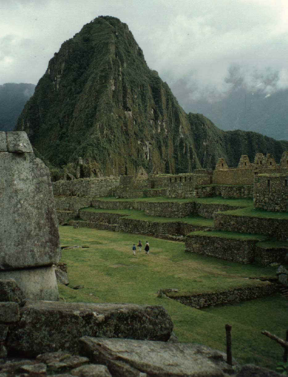 24MachuPicchuWP.jpg (108818 bytes)