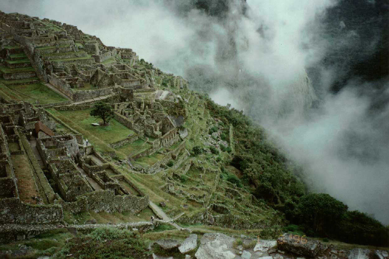 25MachuPicchu.jpg (119609 bytes)