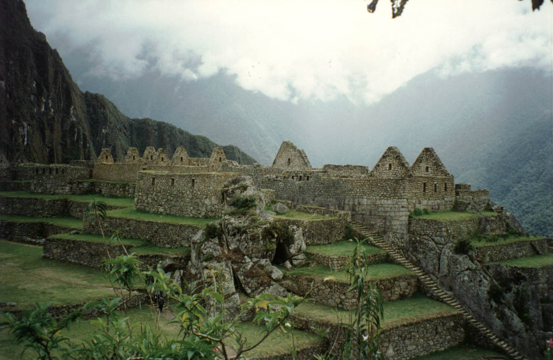 26MachuPicchu.jpg (240360 bytes)