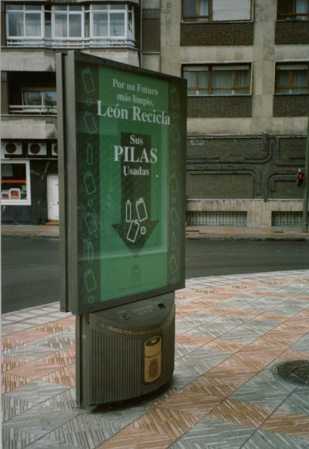 OutrasCabS141-Leon.jpg (100468 bytes)