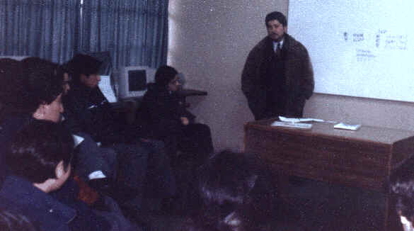 Asistente Social Jorge V�gt dicta charla a alumnos participantes en Proyecto