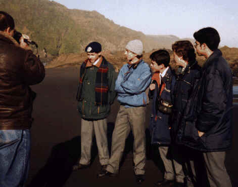 Alumnos del Segundo A�o N.Z. 1999 trabajando en terreno (Perales)