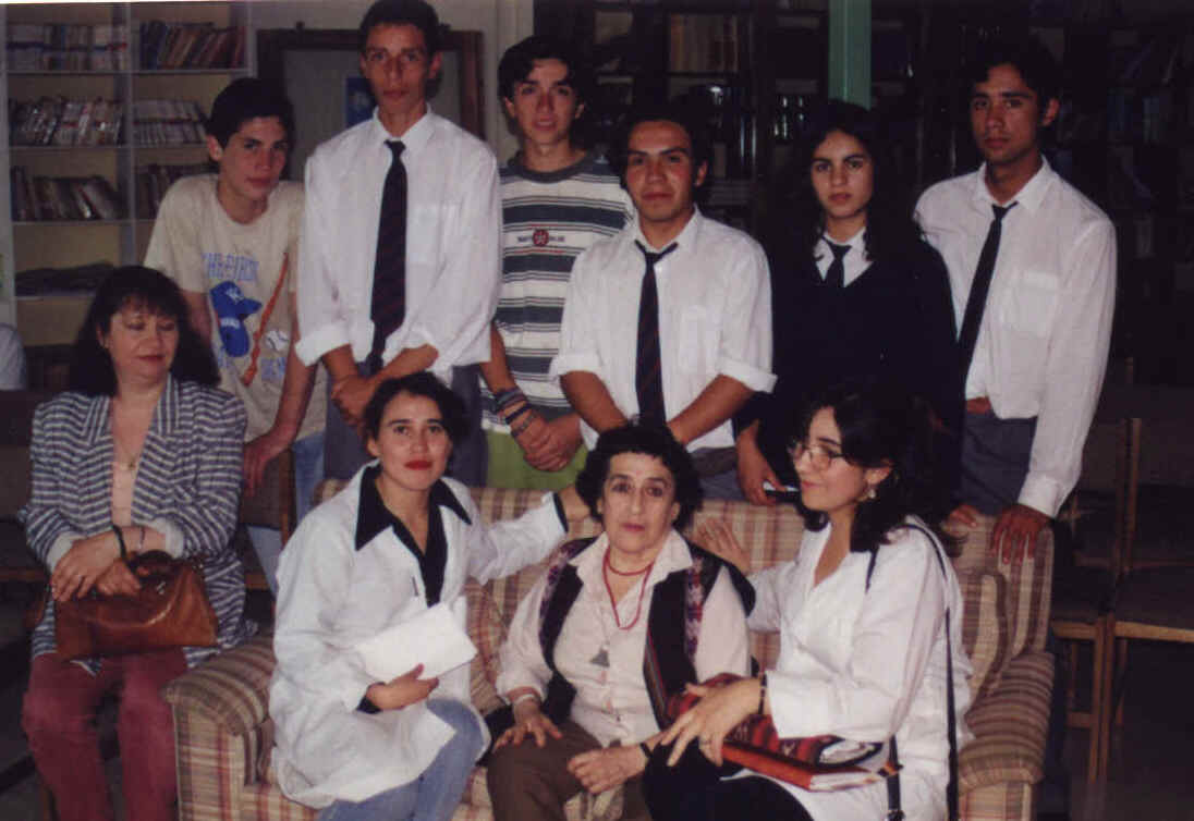 �Qu� estar�n haciendo estos j�venes?