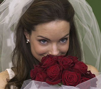 Kimberly as Amy in Lucky 7.