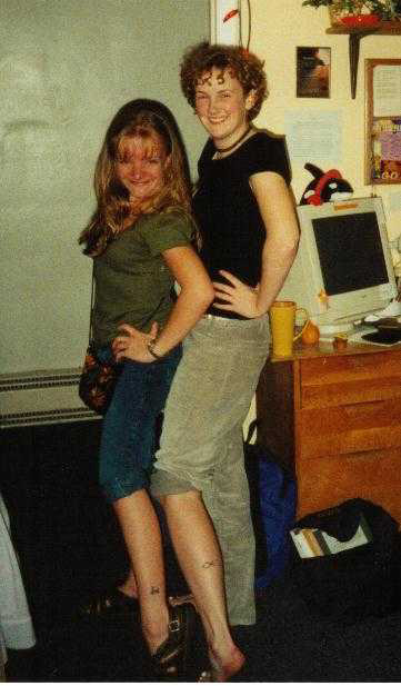 my "big sis" Allie and me! wouldn't ya know it, we both have fishes.