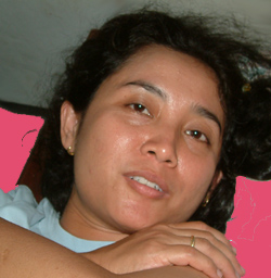 jangan bilang dia, foto ini nyuri ketika di tempat tidur..