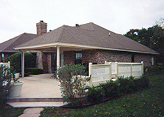 patio.jpg (49197 bytes)