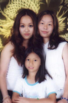 Nikki, Quyen, and a cute lil gurl