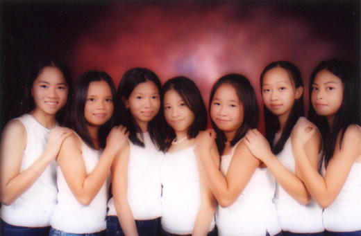 Thao(3nd left), Elizabeth (5th left) and their lil friends.