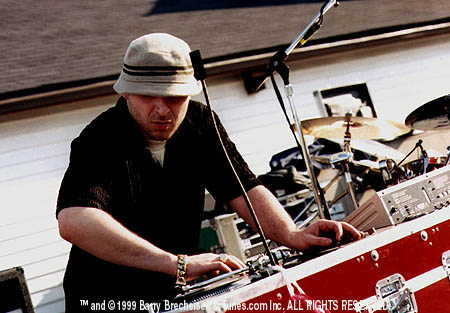 DJ