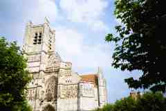 Auxerre4Resized.jpg (4781 bytes)