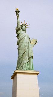 ParisLiberty2Cropped.jpg (7270 bytes)