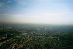 ViewFromEiffelTowerEastResized.jpg (6111 bytes)