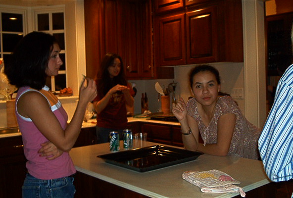 Alana Mimi Zoey Arm