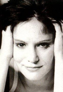 Jennifer Jason Leigh