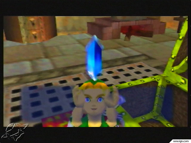 Link finds five Rupees inside a treasure chest