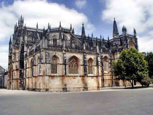 Tour in Portugal visiting Oporto, Minho, Braga, Guimaraes, Viana do Castelo, Guarda, Barcelos, Coimbra, Conimbriga, Bu�aco,&nbsp; Aveiro, Evora, Fatima, Batalha, Alcoba�a, Obidos, Leiria, Nazare, Setubal, Algarve, Lagos, Sagres, Sesimbra, Castelo de Vide.