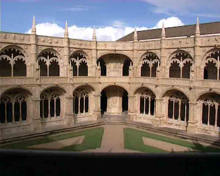 Don't miss those Lisbon tours which include this beautiful cloister.