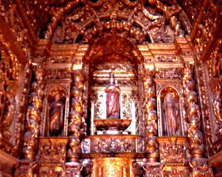 You can also take a Lisbon guided tour to show you the beauty of our gilt wood work.