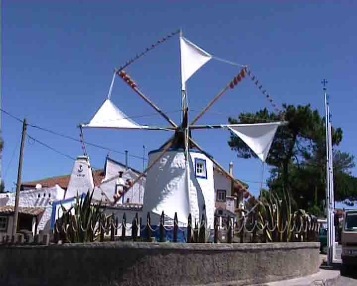 Um dos mais apurados filmes com as melhores fotos dos monumentos, pal�cios, igrejas, museus, praias e costa.