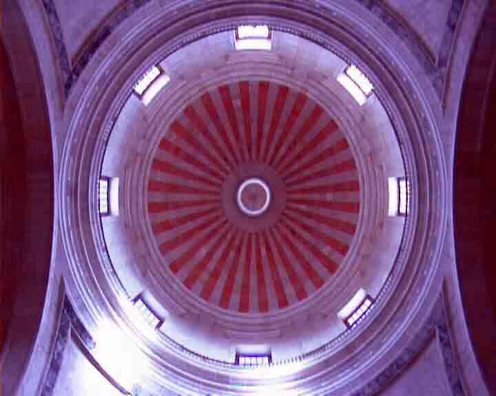 Portugal sightseeing tours - The dome of Engracia's church was built in the XVII century. See it in a private tour of Lisbon.