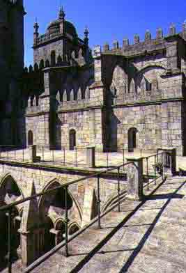Oporto pictures - a detail of Oporto cathedral built with the typical granite stone