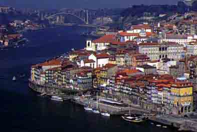 The best and cheapest guided sightseeing tours in Lisbon, Oporto and many excursions&nbsp; in Portugal with Portuguese tour guides. Cheap prices for groups. Hotels, Restaurants, shows. Private tours
