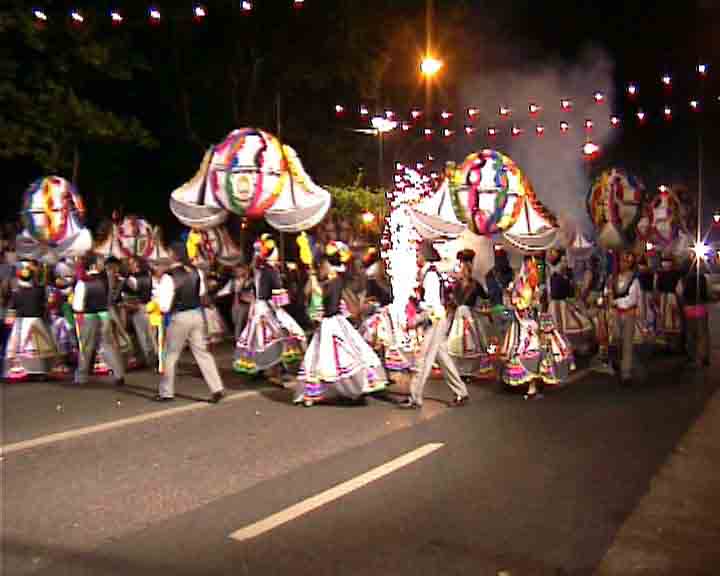 Portugal DVD - Saint Anthony Festival where more than 20 quarters of Lisbon make a procession