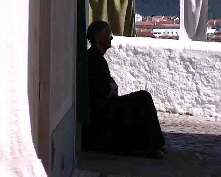 Fatima tour - "It is curious to see in a chess of white houses, ladies wearing&nbsp; black waiting for their husbands to return. "