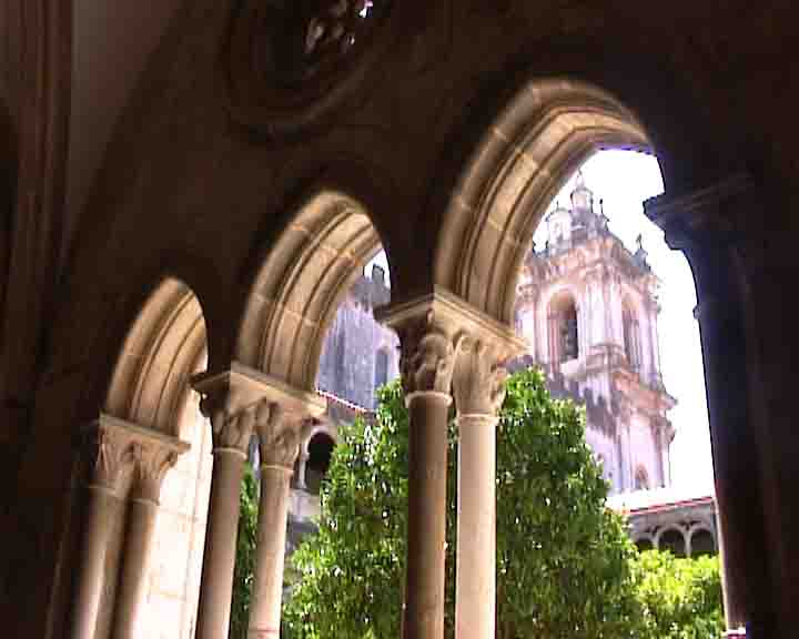 These cloisters are something to be admired, but you have to ask a private tour of Fatima, because regular Fatima tours don't take you here.