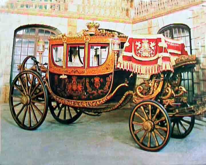 This coach was used by queen Elisabeth II when she came to Lisbon in 1957.