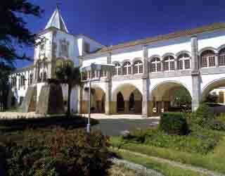Tours of Portugal to Oporto, Braga, Minho, Guimaraes, Fatima, Batalha, Nazare, Obidos, Coimbra, Evora, Sintra, Estoril coast, Lisbon, Algarve.
