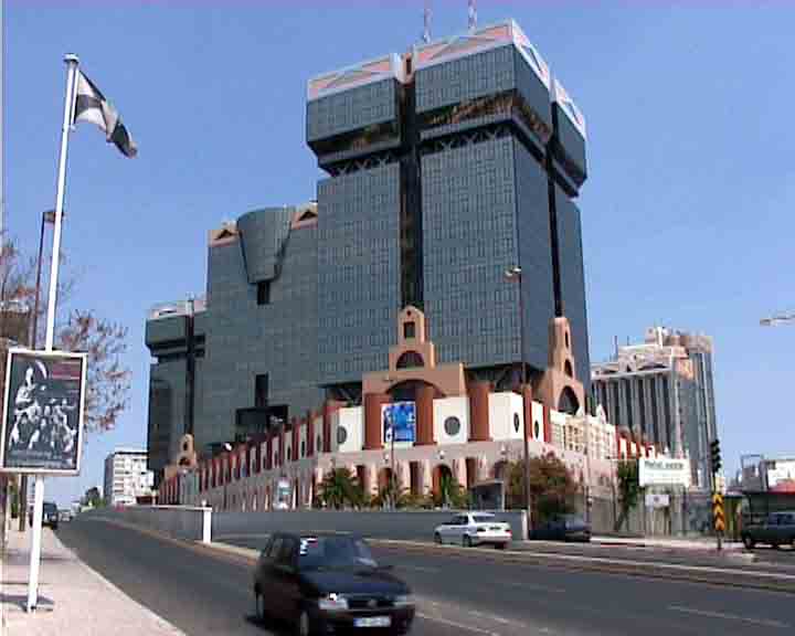 Portugal photographs - the new architecture of Lisbon started in 1985