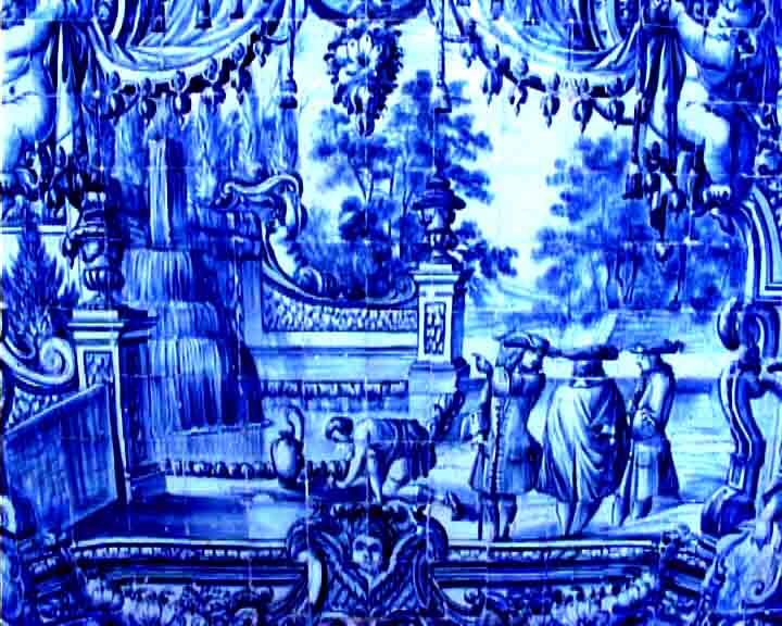 This is a beautiful decoration we see in most of the barroc monuments in Portugal: the blue and white tiles.