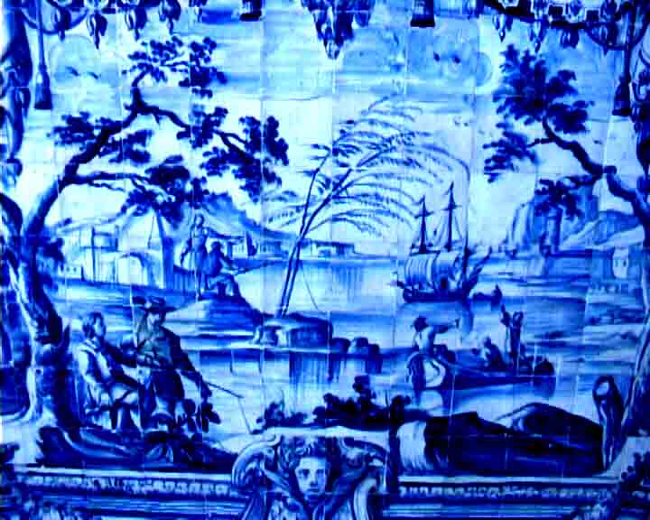 Glazed tiles defend houses from the heat and humidity.