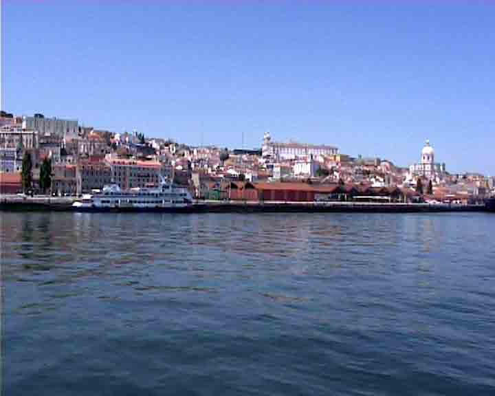 Lisbon images - Most of the monuments in Lisbon are near Tagus river