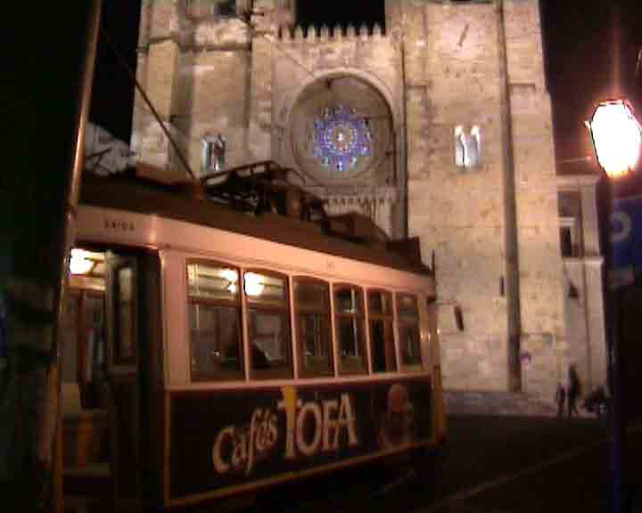 Portugal photographs - Lisbon trams cross all the ancient section of the town