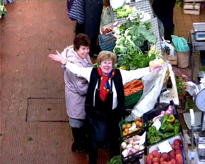 And look at this charming vegetables vendor welcoming us!