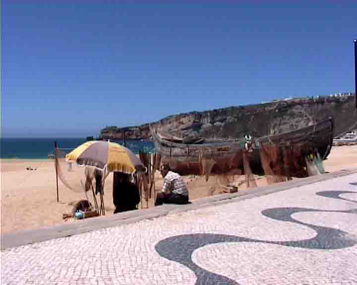 Fatima tours - "Formerly they waited the ships seating on the beach and sometimes they waited the tragedy with screams and cries. When the sea is rough, the waves turn ships upside down, they submerge them and then they don't appear. Since there is one of the deepest submarines valleys in the Atlantic next to the beach with strong currents toward their depths, when they sink they are lost forever..."