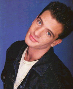 JC Chasez of *Nsync is a PURPLE peep!