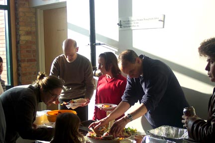 lunch2.jpg (58490 bytes)